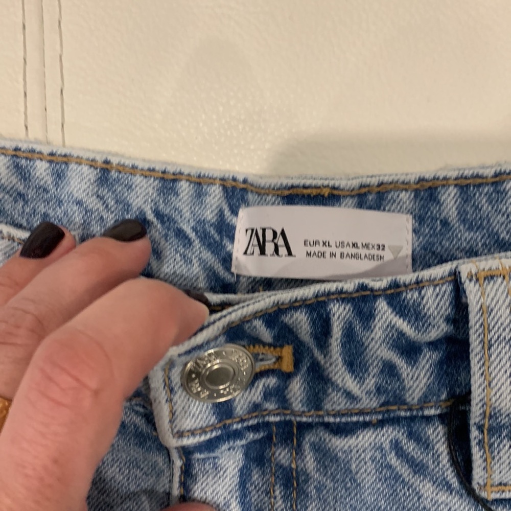 Shorts - Picture 6 of 6